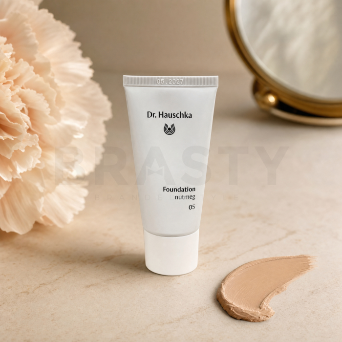 Dr. Hauschka Foundation 05 Nutmeg